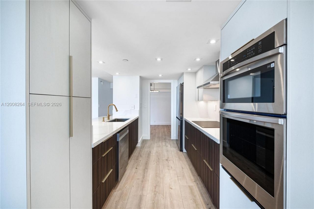 2000 Towerside Ter , Unit 1506, Miami, FL 33138 Photo