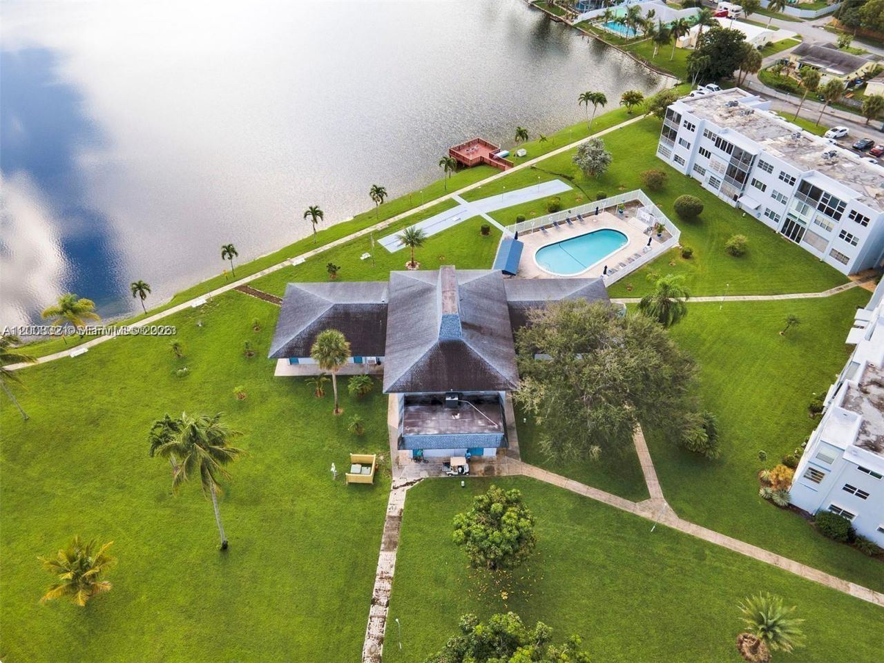 2200 Park Ln , Unit 302, Hollywood, FL 33021 Photo