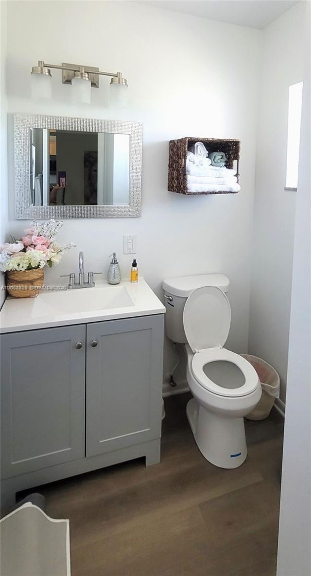 2200 Park Ln , Unit 302, Hollywood, FL 33021 Photo