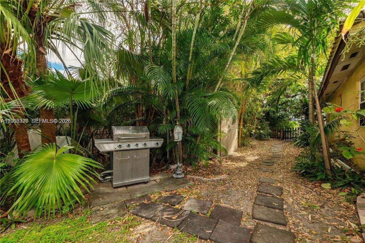 1611 Fletcher St , Unit 2, Hollywood, FL 33020 Photo