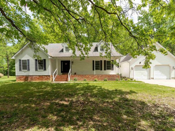 200 Quail Run Drive, Carterville, IL 62918