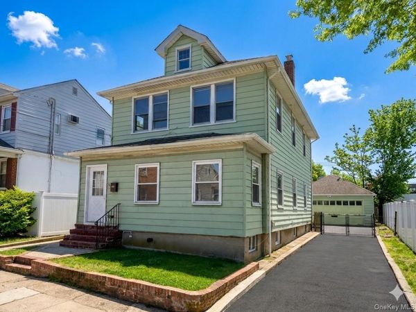 4 Davis Avenue, Port Washington, NY 11050