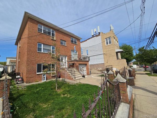 3261 Ampere Avenue , Bronx, NY 10465