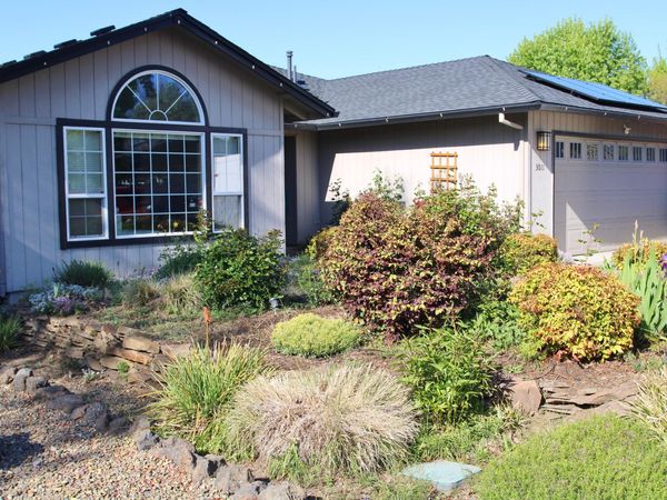3011 Edgewood Drive, Medford, OR 97504