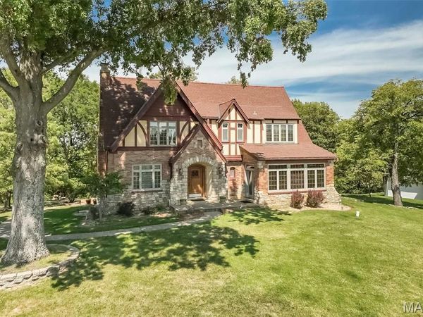 735 River Hills Drive , Fenton, MO 63026