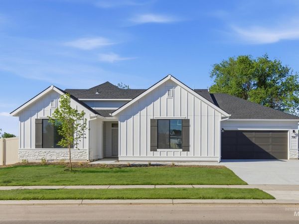 7067 E Marble Springs Dr, Nampa, ID 83687
