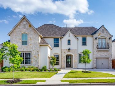 13221 Meadow Cross Drive, Fort Worth, TX 76008
