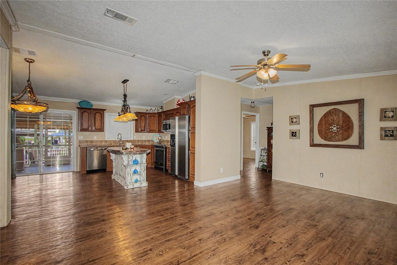 56348 Maple Road , Astor, FL 32102 Photo