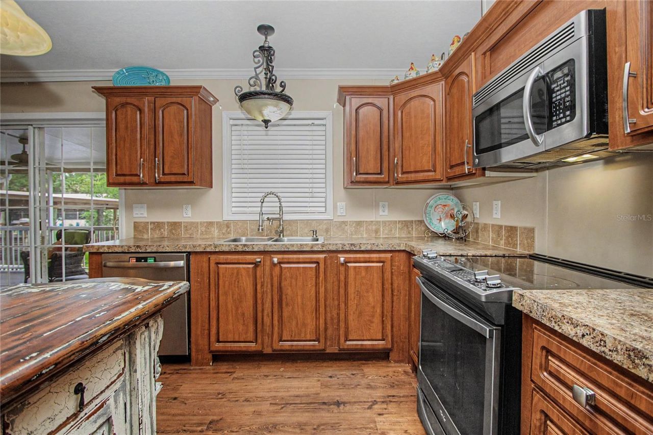 56348 Maple Road , Astor, FL 32102 Photo