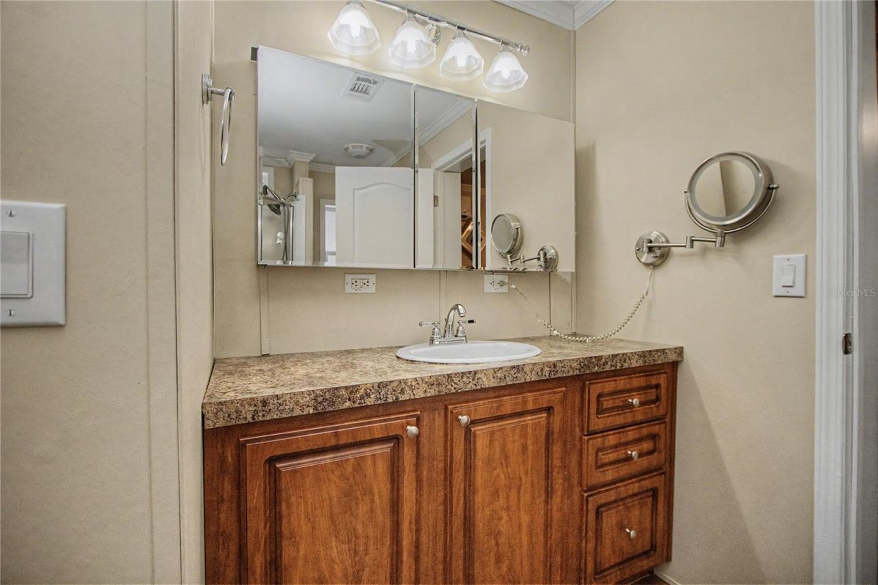 56348 Maple Road , Astor, FL 32102 Photo