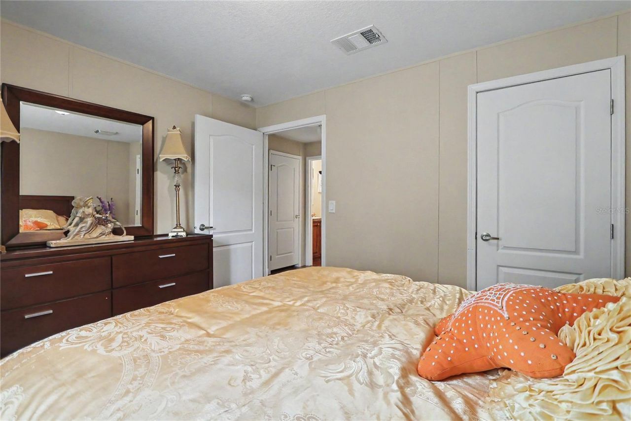 56348 Maple Road , Astor, FL 32102 Photo