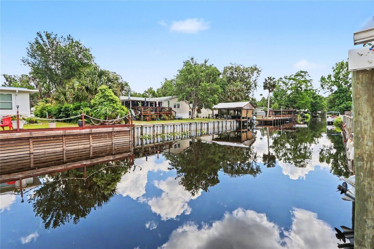 56348 Maple Road , Astor, FL 32102 Photo