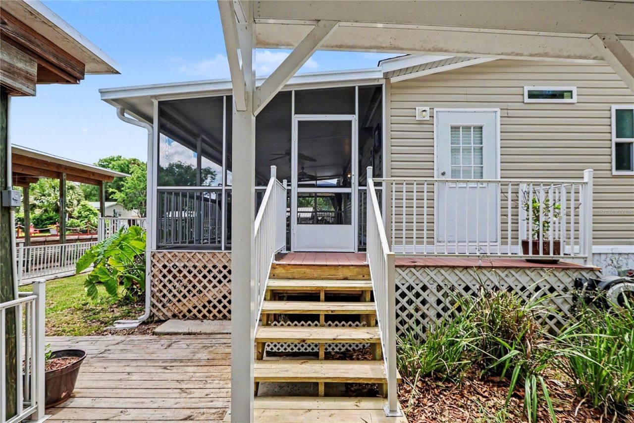 56348 Maple Road , Astor, FL 32102 Photo