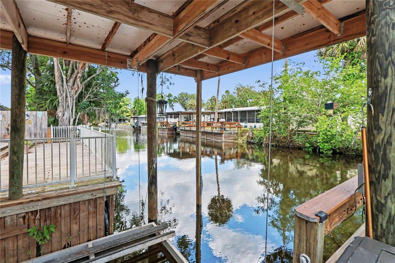 56348 Maple Road , Astor, FL 32102 Photo