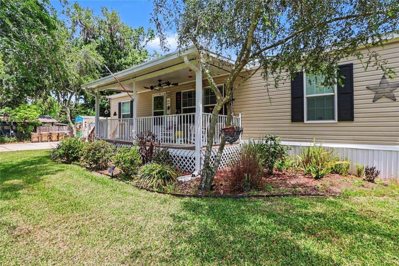 56348 Maple Road , Astor, FL 32102 Photo