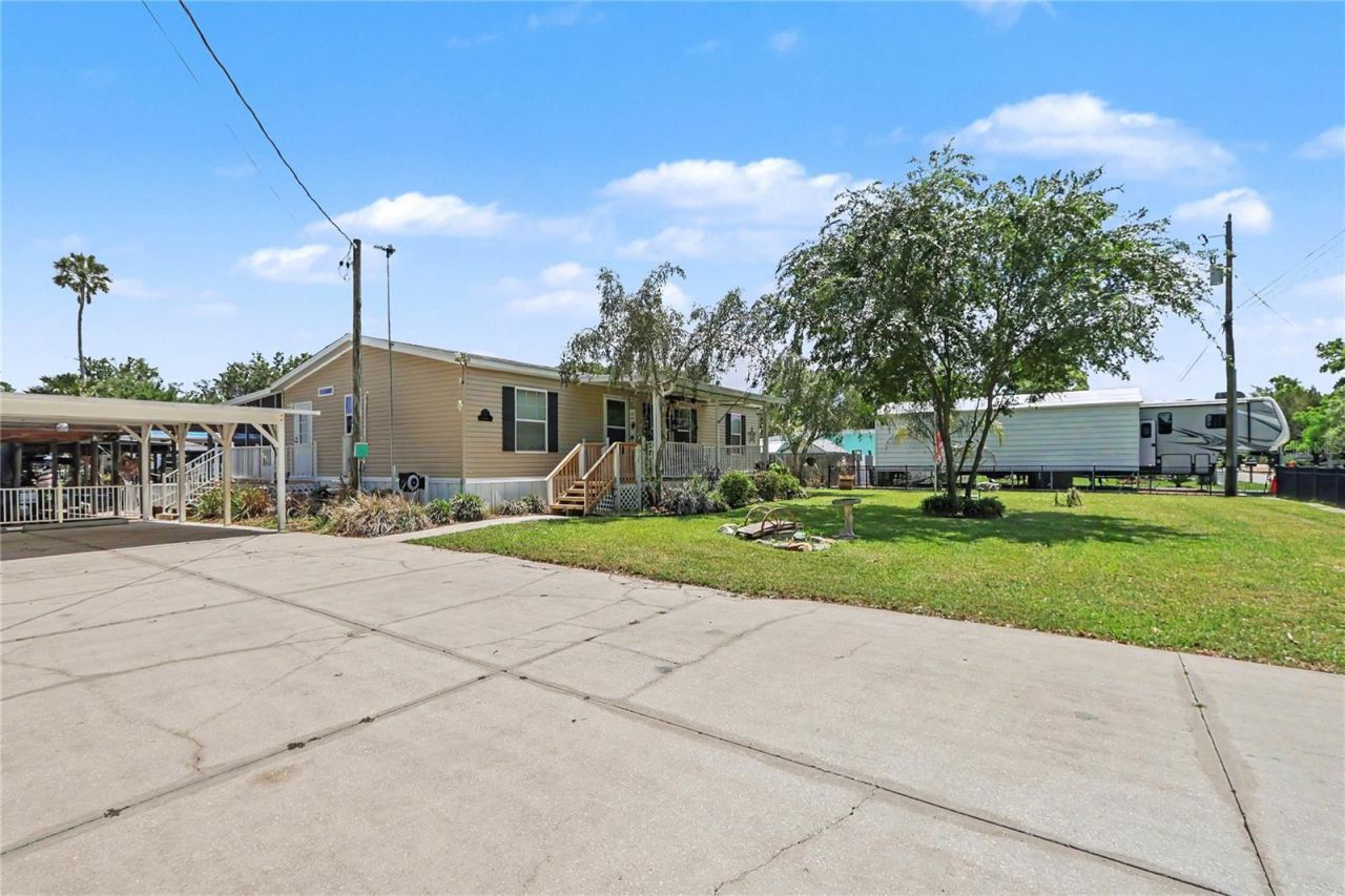 56348 Maple Road , Astor, FL 32102 Photo