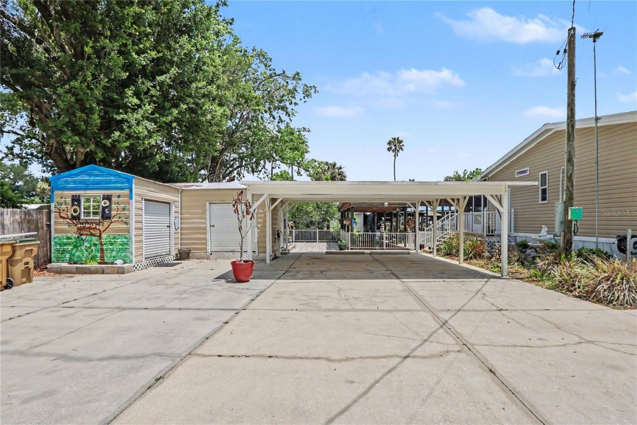 56348 Maple Road , Astor, FL 32102 Photo