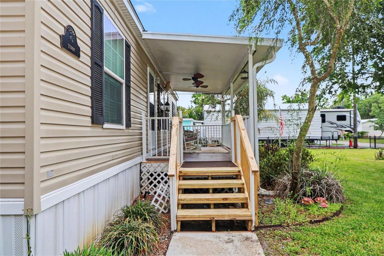 56348 Maple Road , Astor, FL 32102 Photo