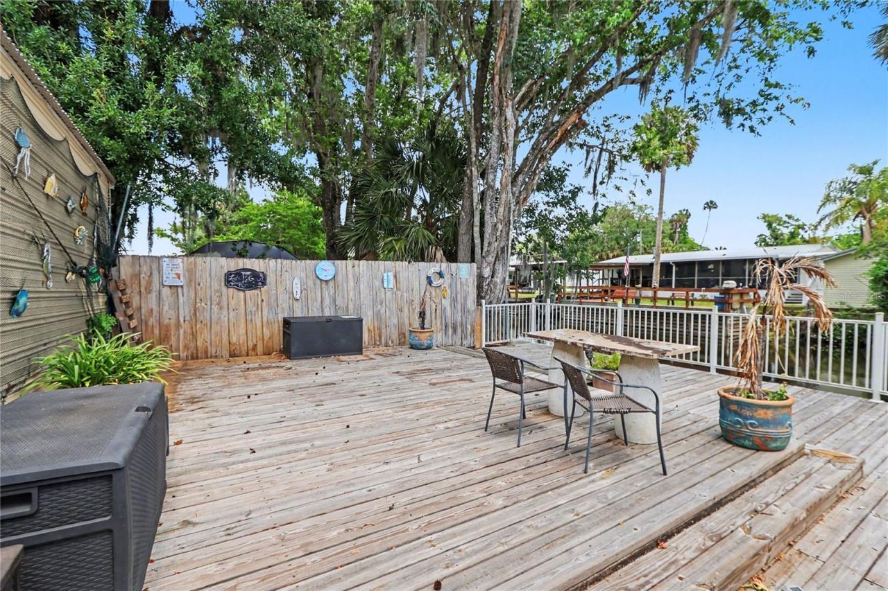 56348 Maple Road , Astor, FL 32102 Photo