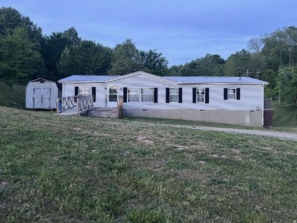 2450 W Leatherwood Rd, Cumberland Furnace, TN 37051