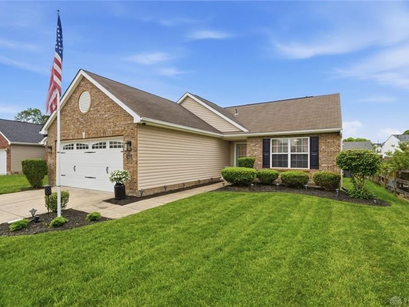 211 Blue Quail Place, Trenton, OH 45067 Photo 2