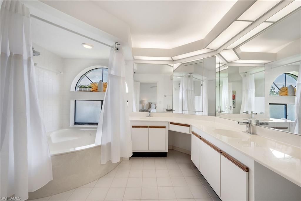 577 Beachwalk Cir, Unit R203, Naples, FL 34108 Photo