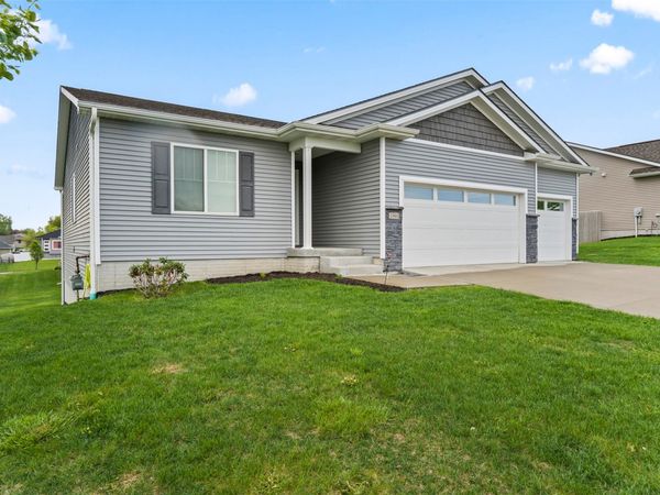 2501 N 7th Avenue Place E, Newton, IA 50208