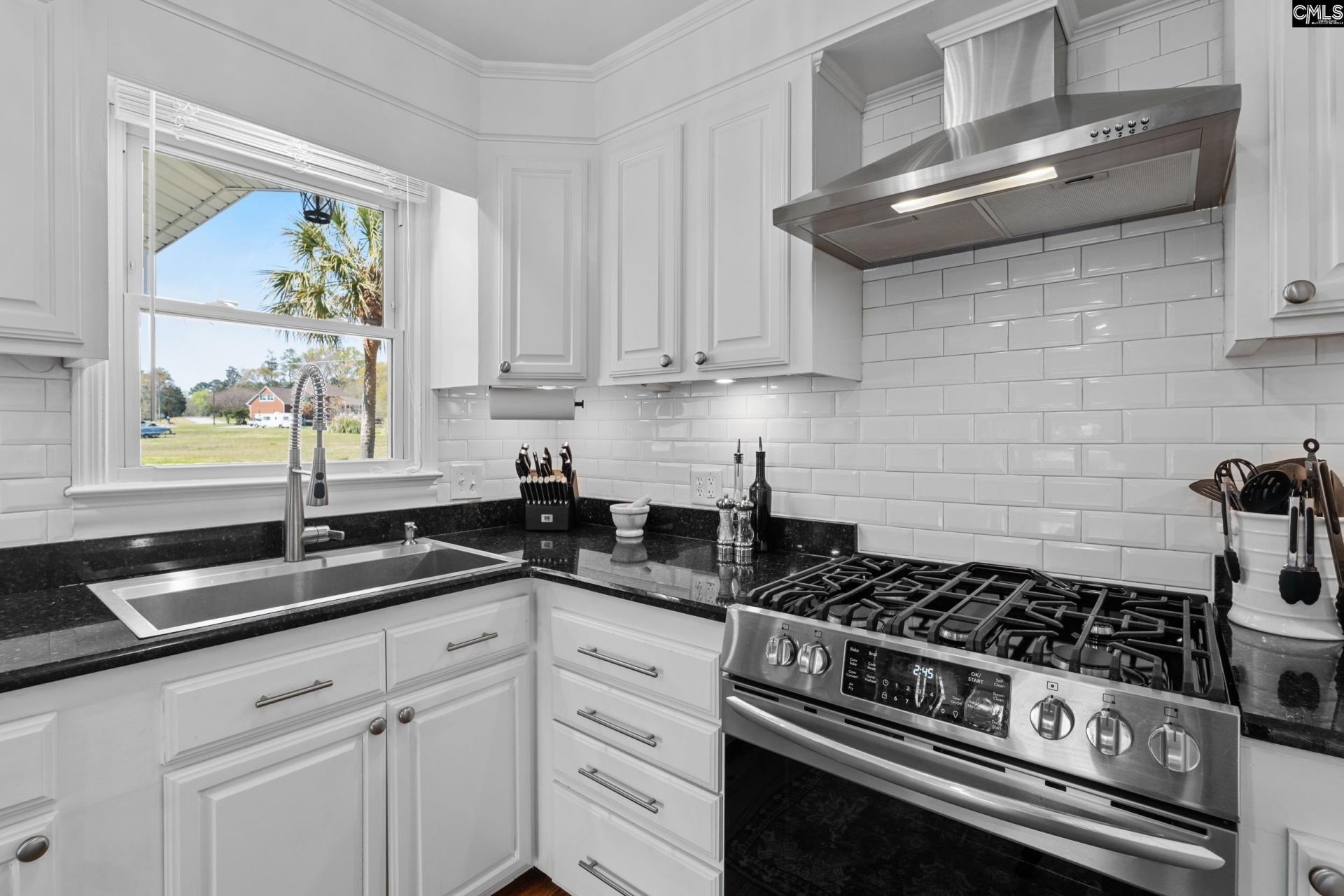 120 Blackburn Road Photo 26