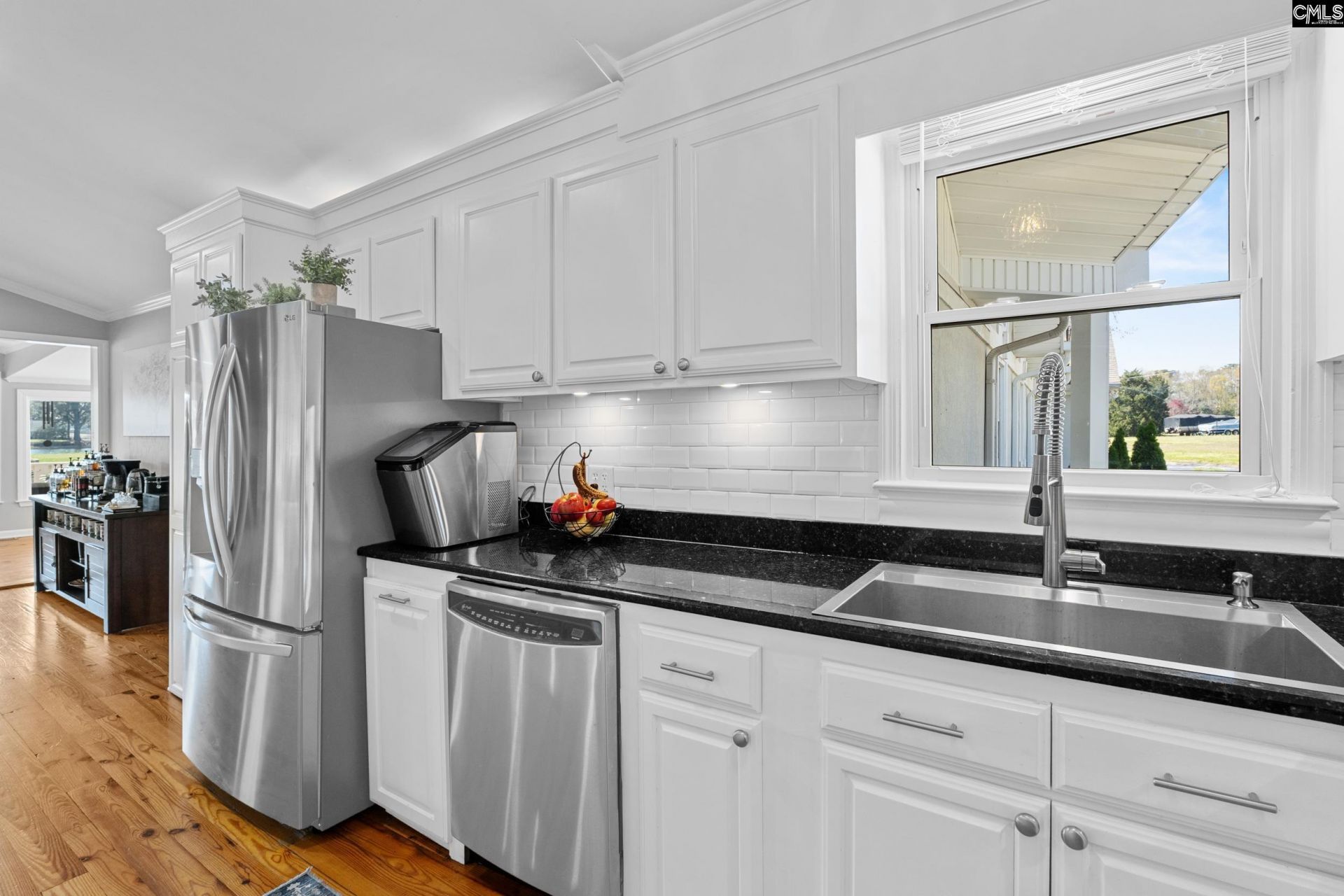 120 Blackburn Road Photo 27