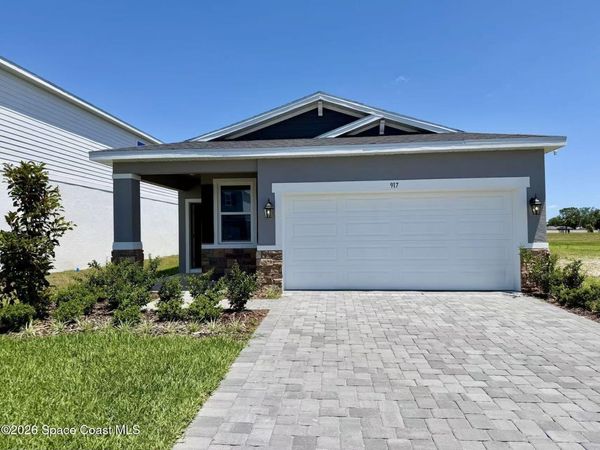 917 Castleford Avenue NE, Palm Bay, FL 32905