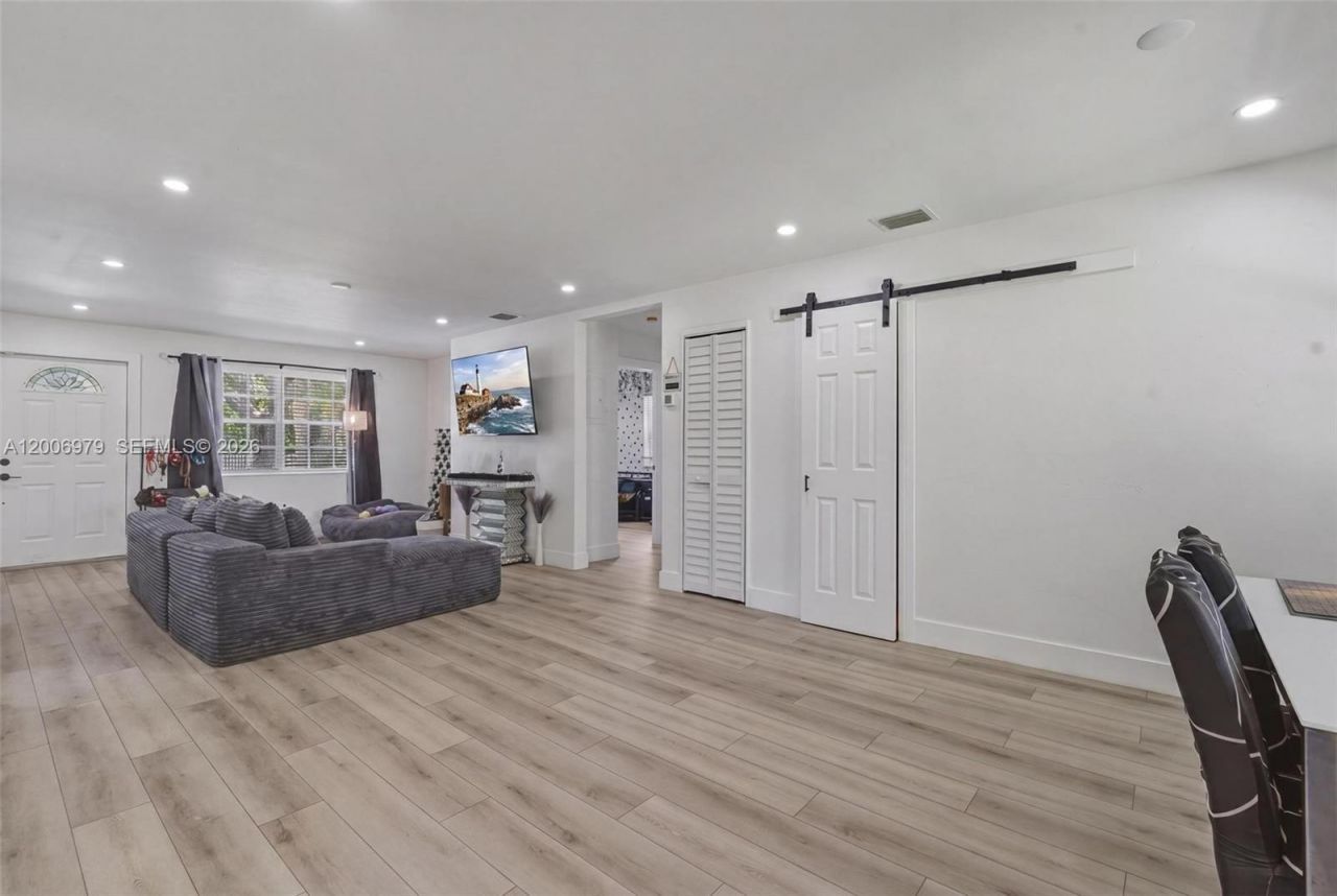 1657 SW 44th Ave, Fort Lauderdale, FL 33317 Photo