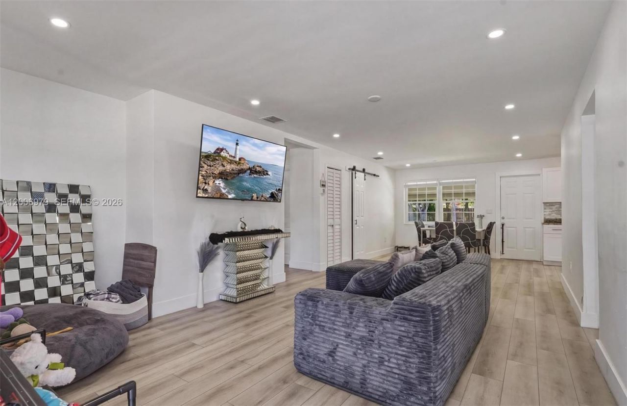 1657 SW 44th Ave, Fort Lauderdale, FL 33317 Photo