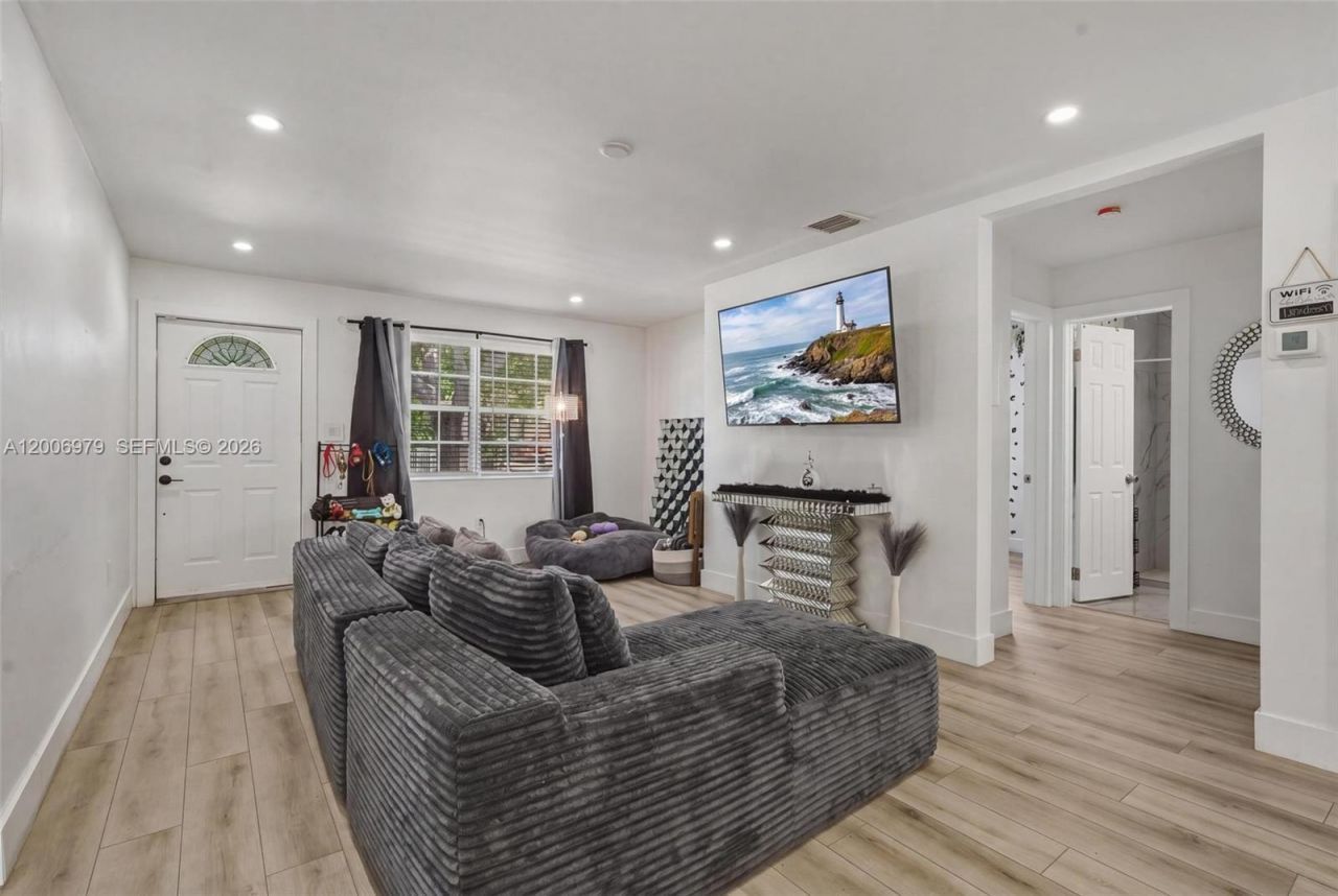1657 SW 44th Ave, Fort Lauderdale, FL 33317 Photo