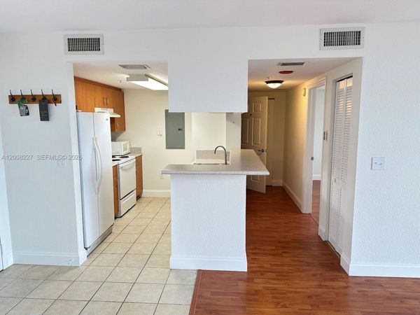 816 NW 11th St, Unit 803, Miami, FL 33136