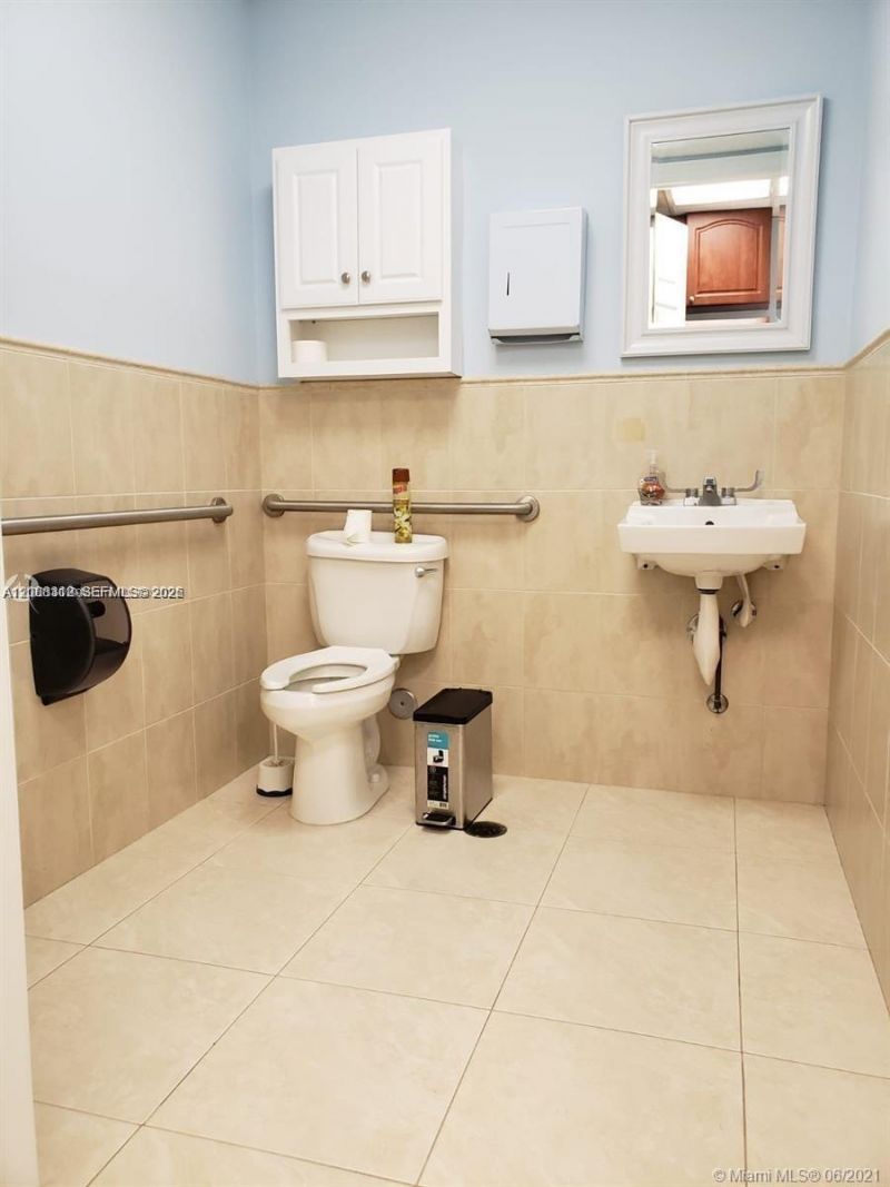 5801 NW 151st St , Unit 101, Miami Lakes, FL 33014 Photo