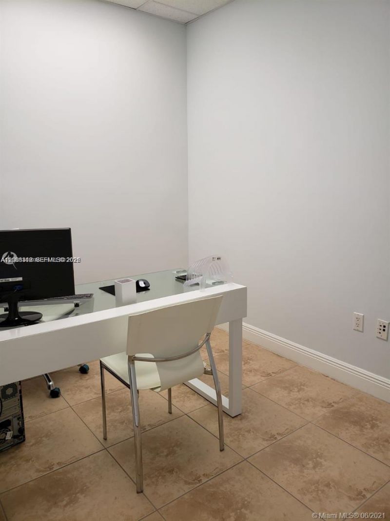 5801 NW 151st St , Unit 101, Miami Lakes, FL 33014 Photo