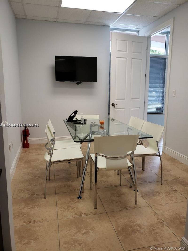 5801 NW 151st St , Unit 101, Miami Lakes, FL 33014 Photo