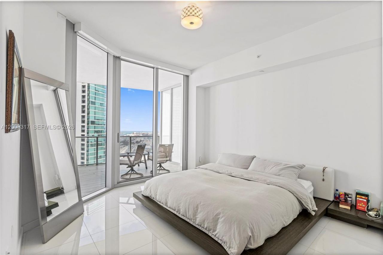 851 NE 1st Ave , Unit 3707, Miami, FL 33132 Photo