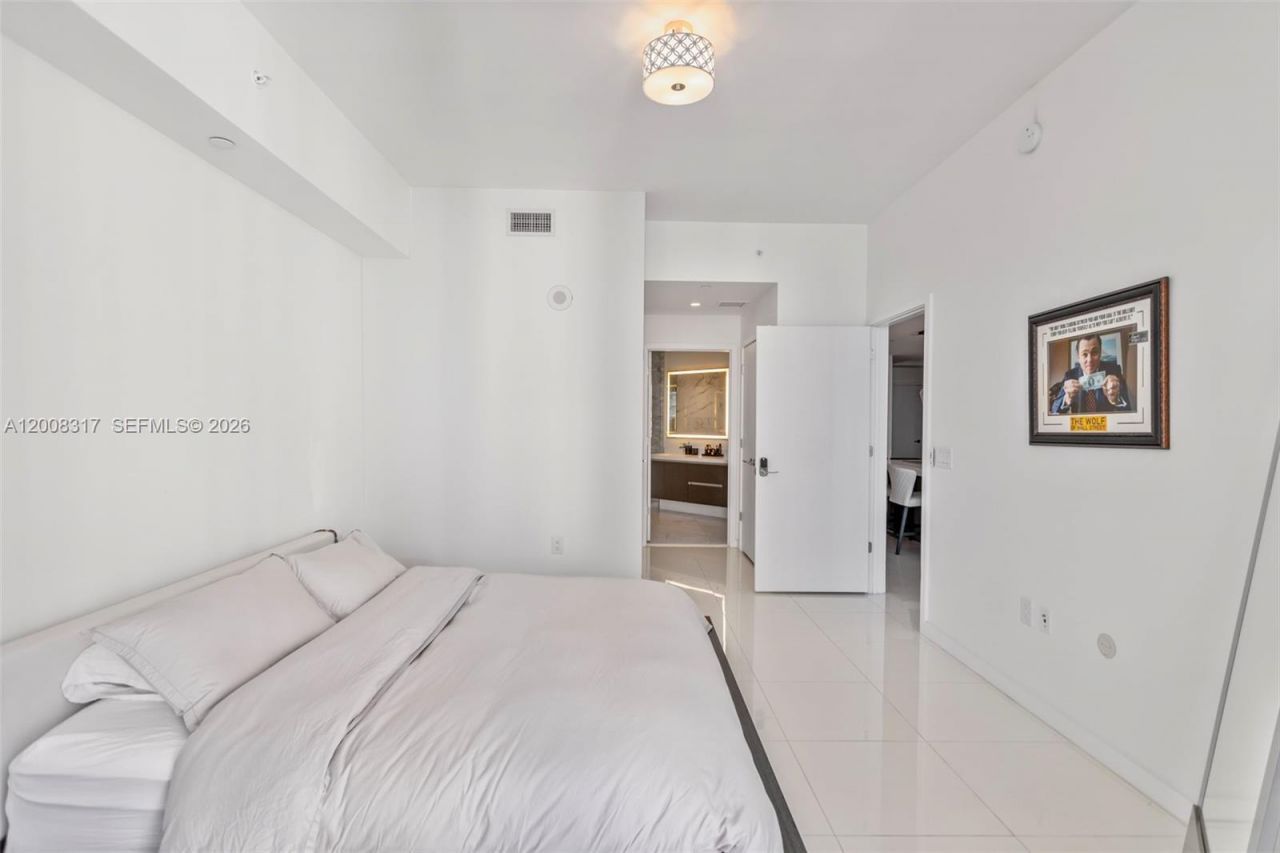 851 NE 1st Ave , Unit 3707, Miami, FL 33132 Photo