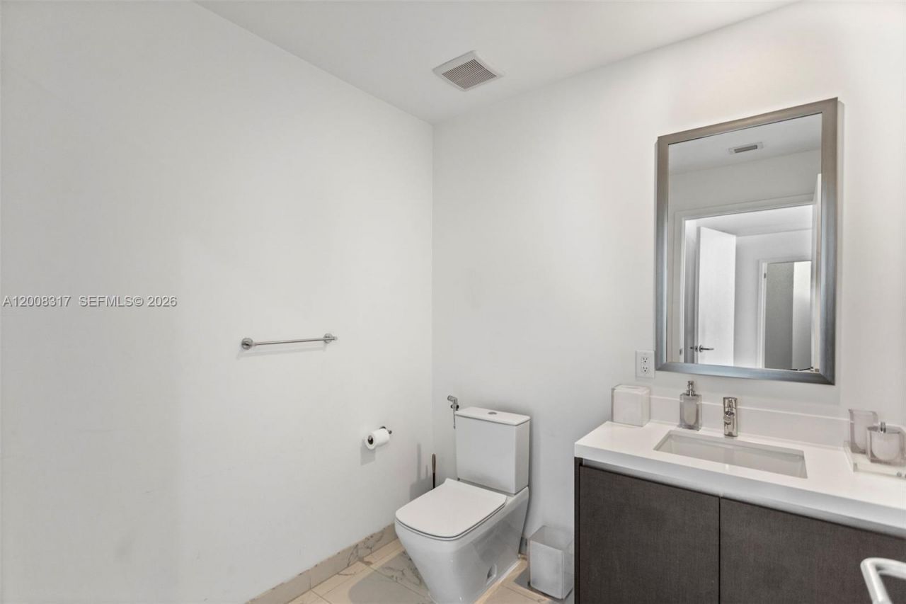 851 NE 1st Ave , Unit 3707, Miami, FL 33132 Photo