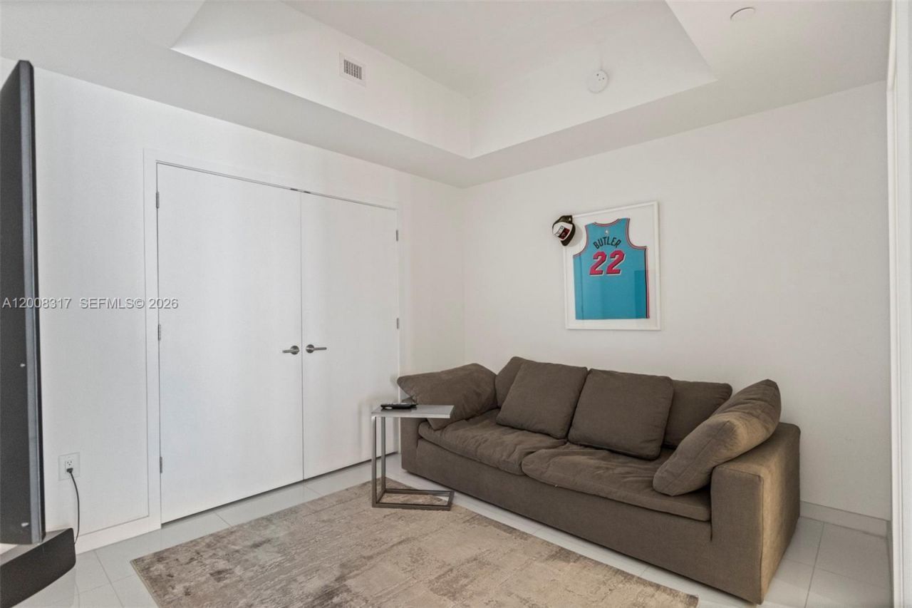 851 NE 1st Ave , Unit 3707, Miami, FL 33132 Photo