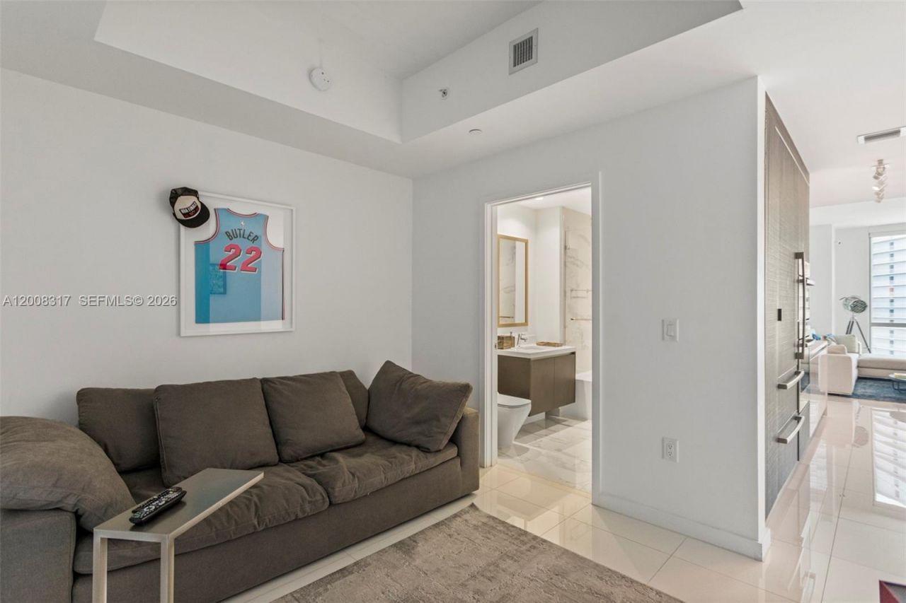 851 NE 1st Ave , Unit 3707, Miami, FL 33132 Photo