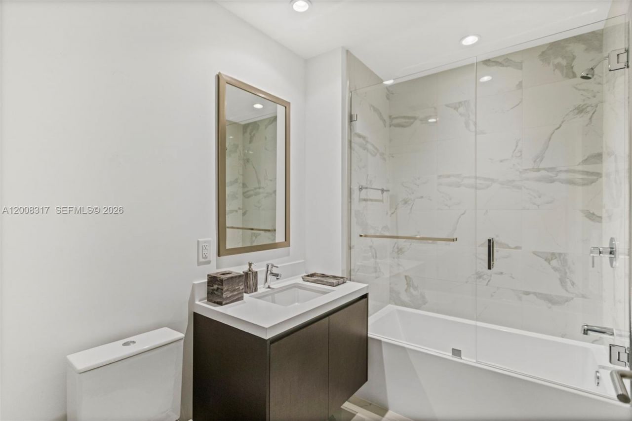 851 NE 1st Ave , Unit 3707, Miami, FL 33132 Photo