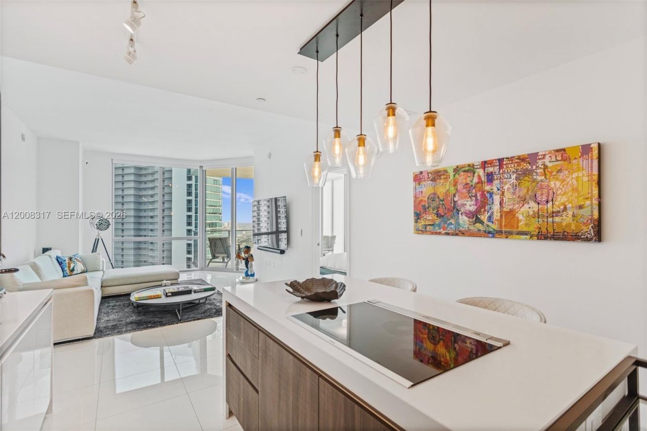 851 NE 1st Ave , Unit 3707, Miami, FL 33132 Photo