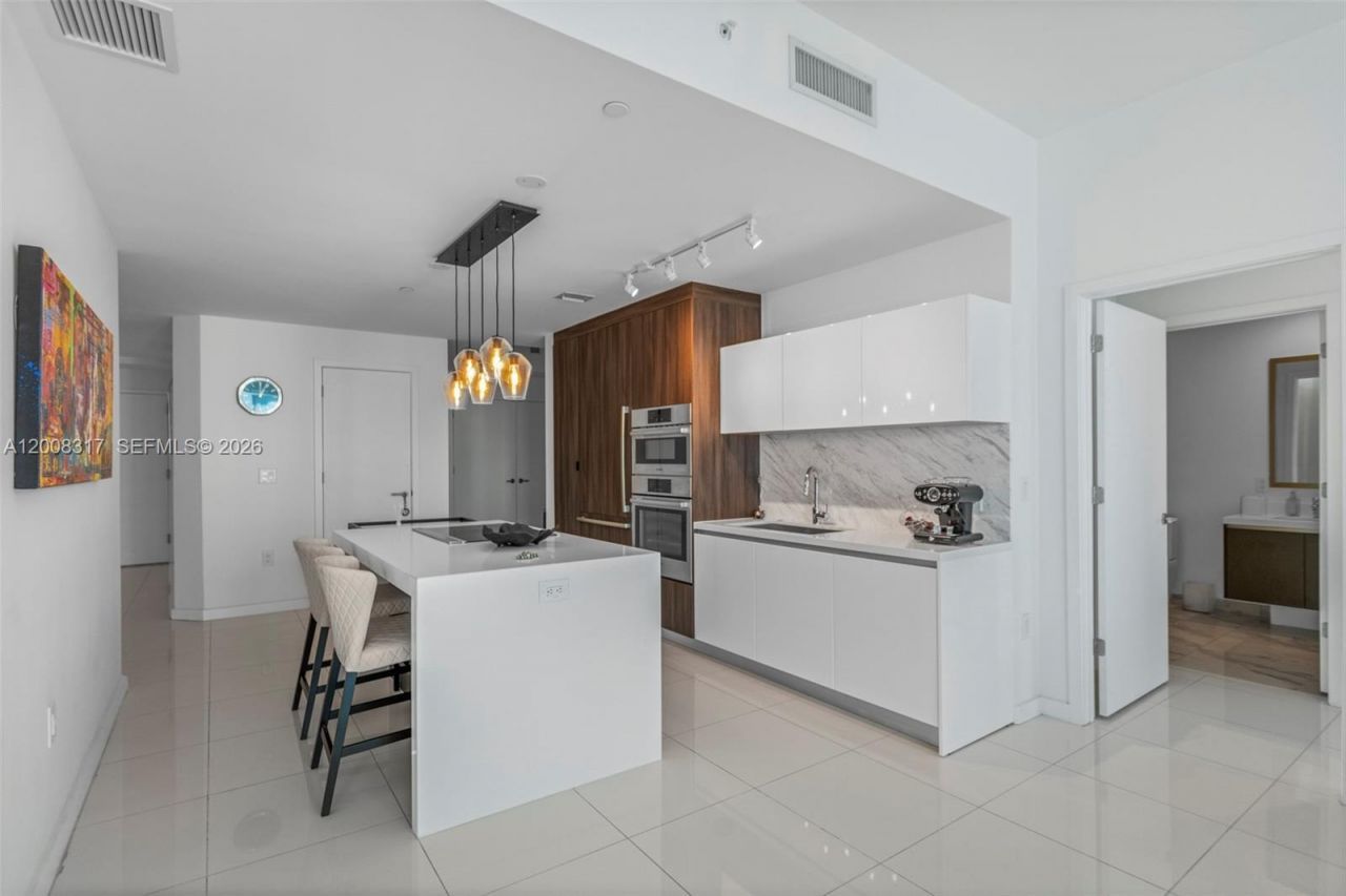 851 NE 1st Ave , Unit 3707, Miami, FL 33132 Photo