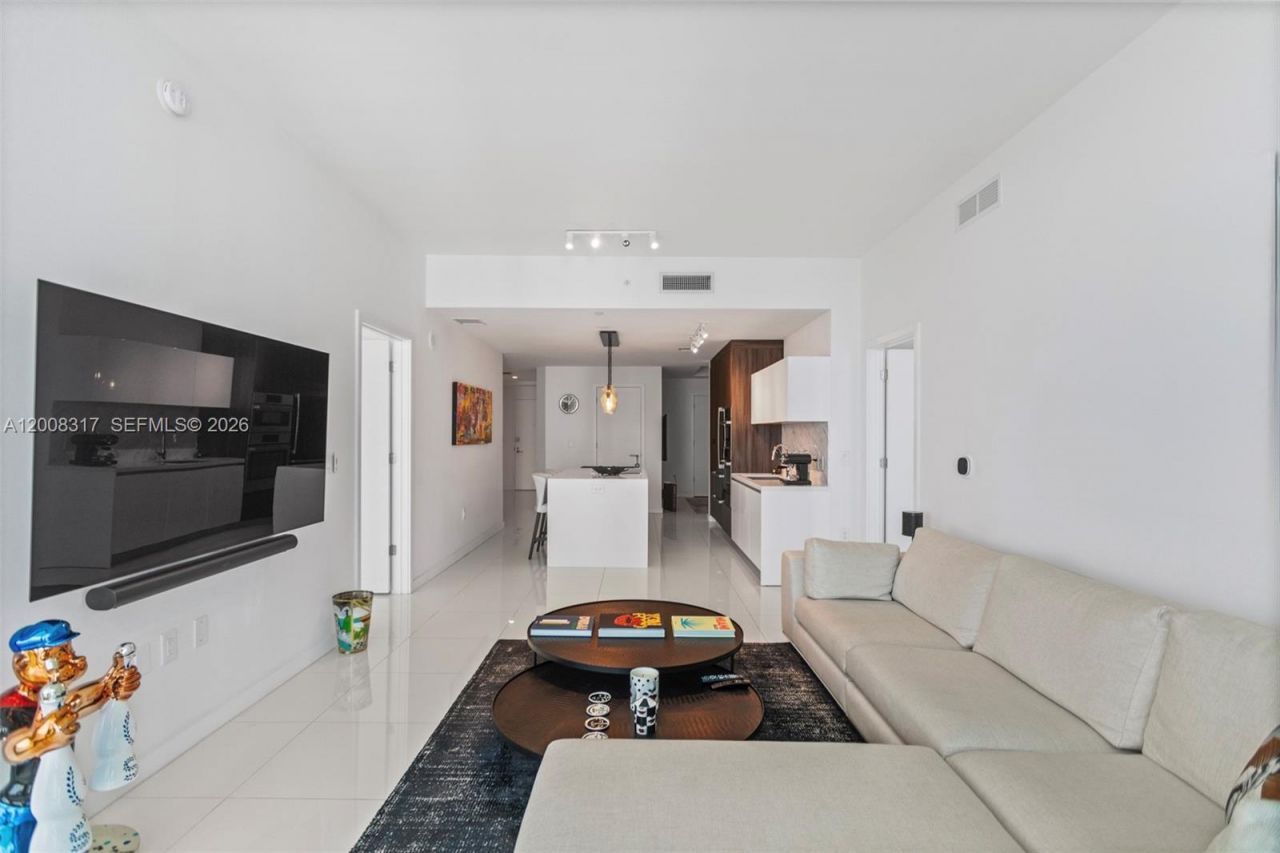 851 NE 1st Ave , Unit 3707, Miami, FL 33132 Photo