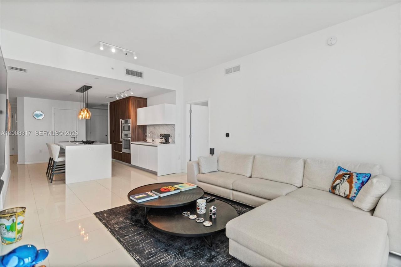 851 NE 1st Ave , Unit 3707, Miami, FL 33132 Photo