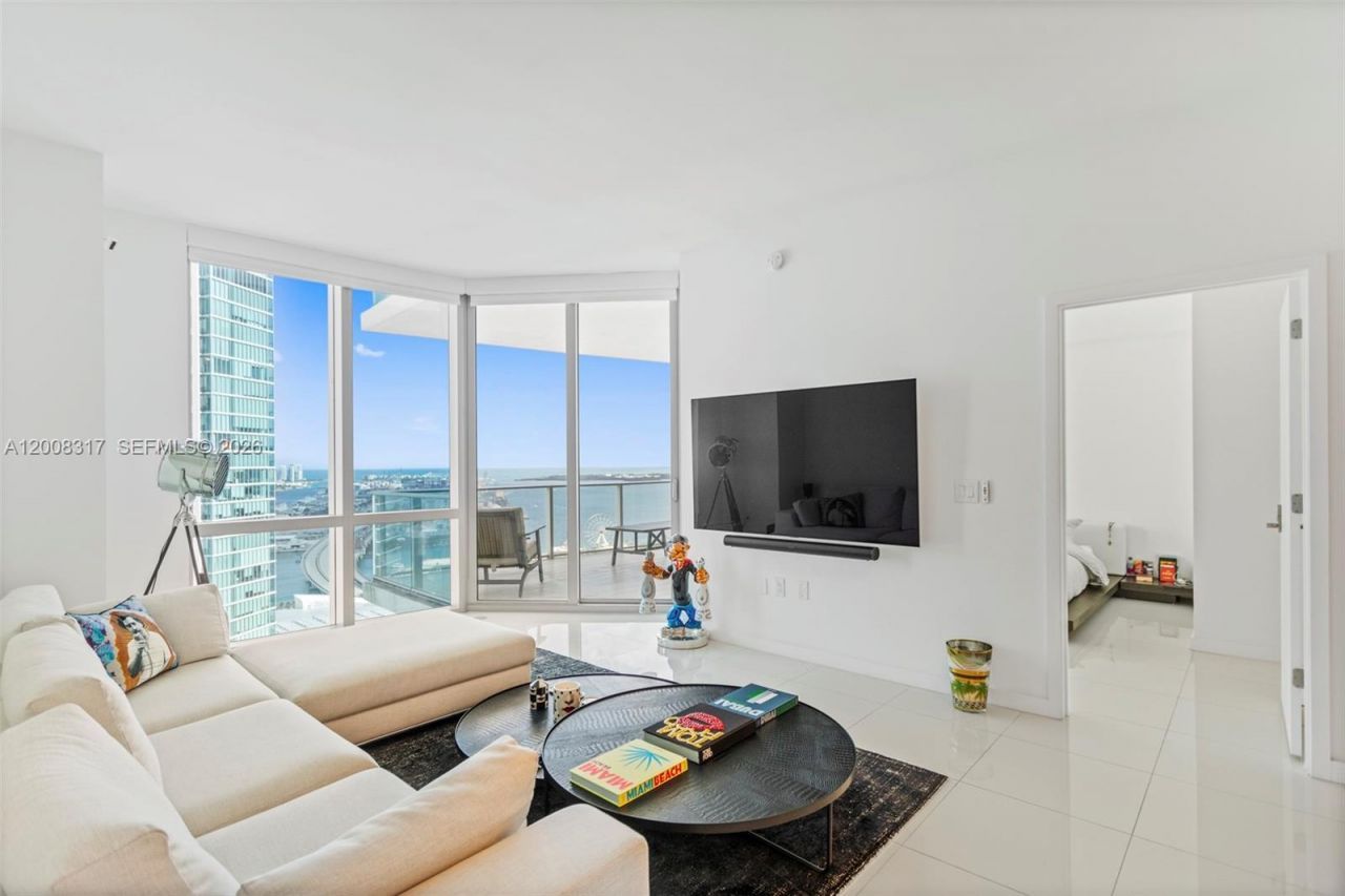851 NE 1st Ave , Unit 3707, Miami, FL 33132 Photo