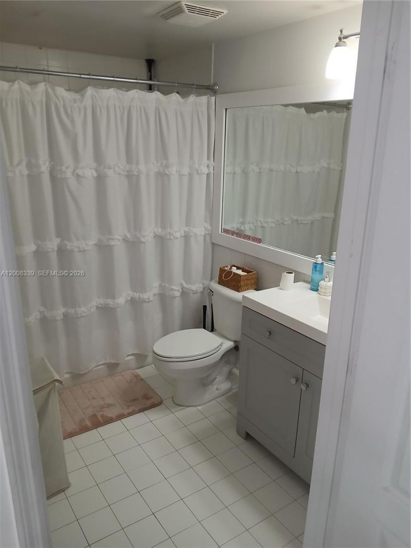 5085 NW 7th St, Unit 1007, Miami, FL 33126 Photo