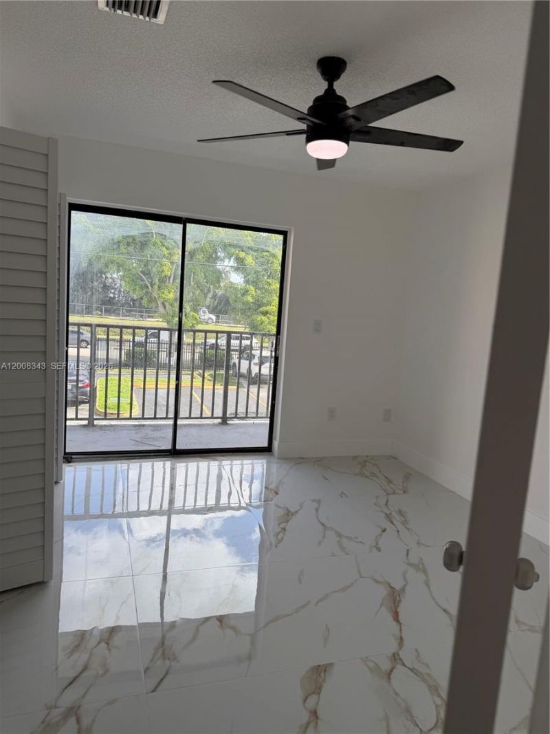 2669 W 52nd St , Unit 12, Hialeah, FL 33016 Photo